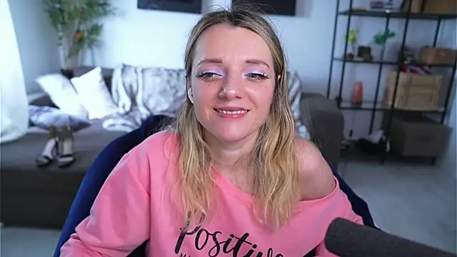 Magnetic Amy online show from March 12, 2025, 11:32 am