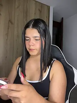 Snapshot of pretty_angela1 chatting on January 10, 2026, 12:39 am pretty angela1 online show from January 10, 2026, 12:39 am