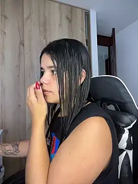 Snapshot of pretty_angela1 chatting on January 12, 2026, 5:31 pm pretty angela1 online show from January 12, 2026, 5:31 pm