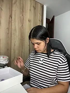 Snapshot of pretty_angela1 chatting on December 4, 2025, 12:26 pm pretty angela1 online show from December 4, 2025, 12:26 pm