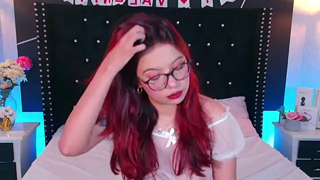 EmiF26 online show from February 10, 2025, 8:31 pm