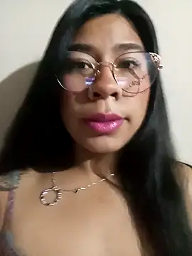 Snapshot of Pamelamilkk_1007 chatting on February 5, 2025, 9:36 am Pamelamilkk 1007 online show from February 5, 2025, 9:36 am