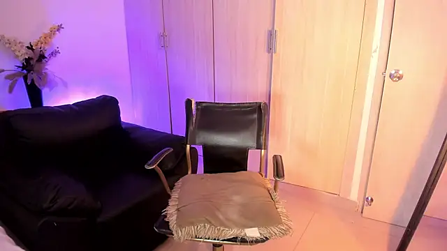 rachaeldeckard   online show from November 16, 2025, 4:06 am