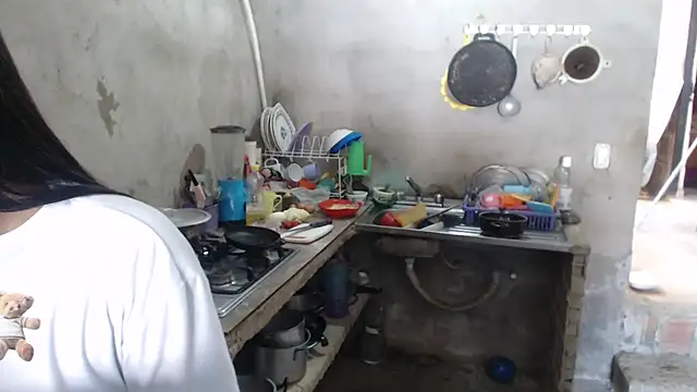 Coral0403 online show from October 18, 2025, 6:21 pm