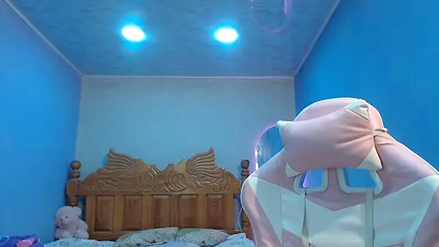 Coral0403 online show from November 26, 2025, 7:14 pm