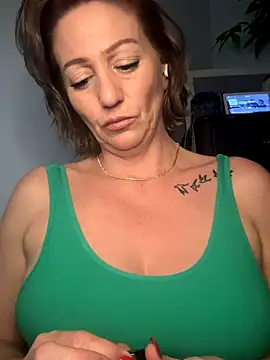 AlessasRoom online show from October 2, 2025, 7:56 am