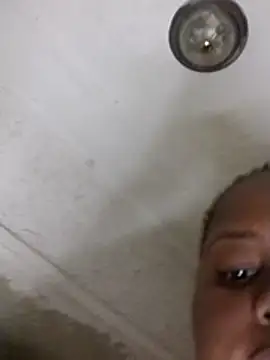 Snapshot of Queen-BD chatting on December 13, 2025, 8:04 pm Queen-BD online show from December 13, 2025, 8:04 pm