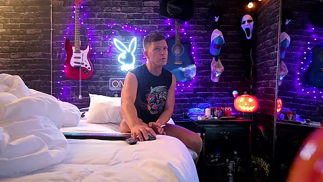 hotemberly jake online show from October 7, 2025, 10:05 am