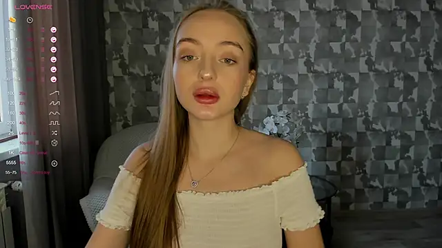Snapshot of A_delina chatting on February 25, 2025, 1:32 pm A delina online show from February 25, 2025, 1:32 pm