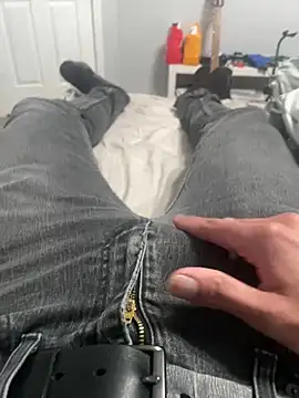 MrLatinKing online show from January 15, 2025, 11:40 pm