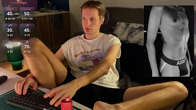 Snapshot of Leonnextdoor chatting on February 11, 2026, 1:33 pm Leonnextdoor online show from February 11, 2026, 1:33 pm