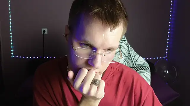 Leonnextdoor online show from December 30, 2024, 3:23 pm