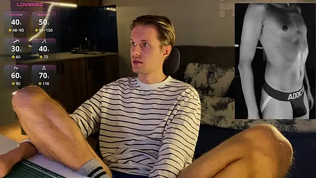 Snapshot of Leonnextdoor chatting on February 21, 2026, 7:27 pm Leonnextdoor online show from February 21, 2026, 7:27 pm