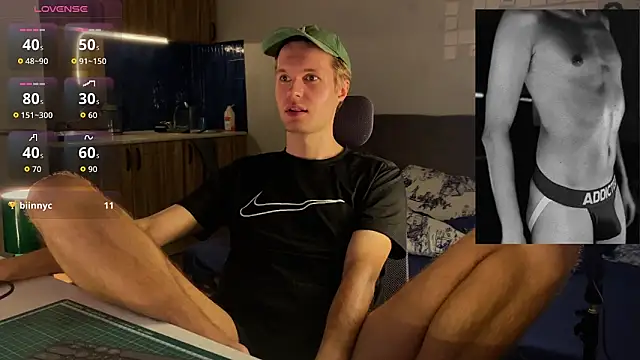 Snapshot of Leonnextdoor chatting on February 12, 2026, 6:29 pm Leonnextdoor online show from February 12, 2026, 6:29 pm