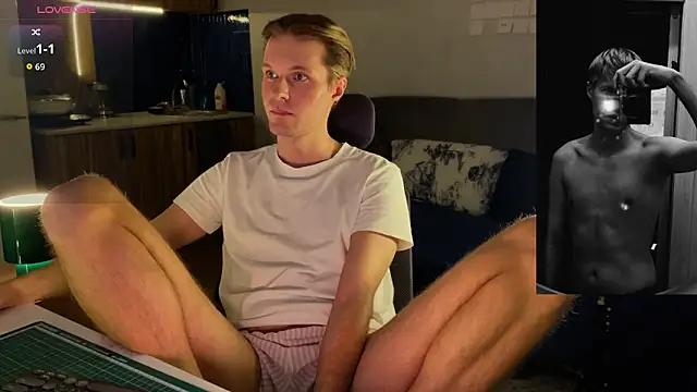 Snapshot of Leonnextdoor chatting on February 6, 2026, 7:32 pm Leonnextdoor online show from February 6, 2026, 7:32 pm