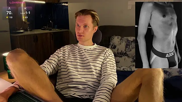 Snapshot of Leonnextdoor chatting on February 15, 2026, 7:02 pm Leonnextdoor online show from February 15, 2026, 7:02 pm