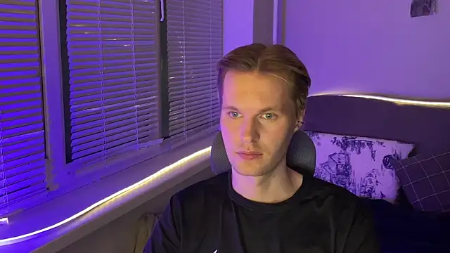 Snapshot of Leonnextdoor chatting on January 16, 2026, 6:01 pm Leonnextdoor online show from January 16, 2026, 6:01 pm