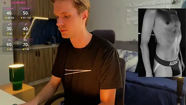 Snapshot of Leonnextdoor chatting on February 23, 2026, 4:36 am Leonnextdoor online show from February 23, 2026, 4:36 am