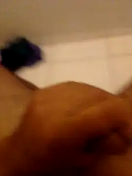 mlkpiranho25 online show from February 8, 2025, 11:45 pm