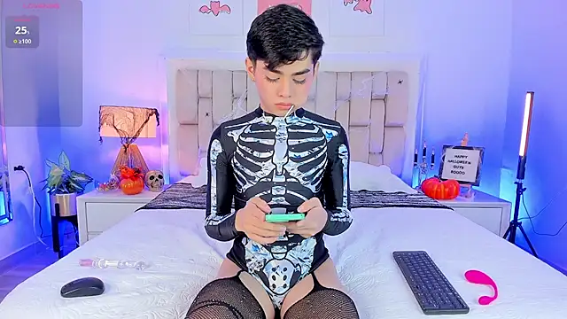 Maxi little online show from October 14, 2025, 9:15 pm