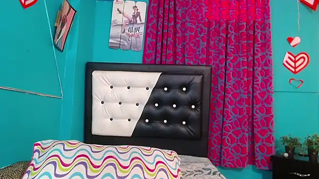 valerie mase online show from September 19, 2025, 7:07 pm