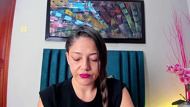 EloiseQuinn online show from October 17, 2025, 1:24 pm