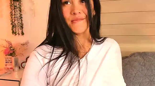 AnniFox online show from March 21, 2025, 4:51 pm