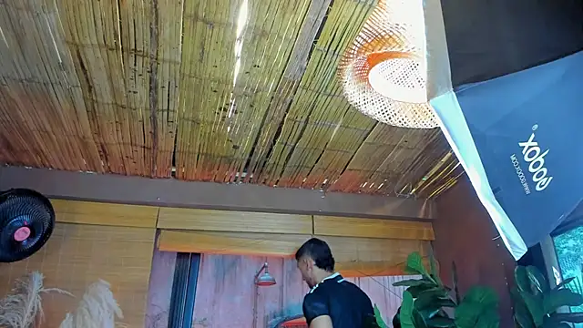 Snapshot of MarcoVitto chatting on November 18, 2025, 7:28 pm MarcoVitto online show from November 18, 2025, 7:28 pm