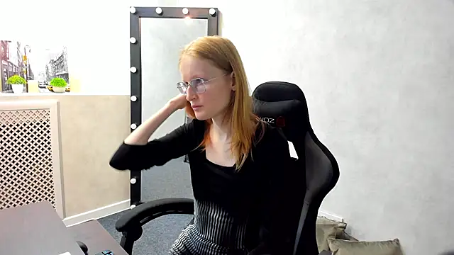 ElizabethHarpper online show from March 7, 2025, 12:58 am