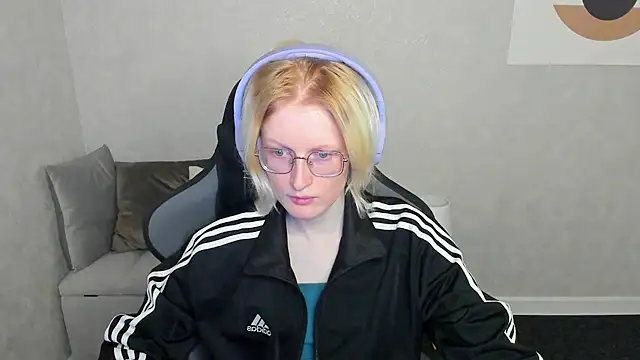 ElizabethHarpper online show from September 21, 2025, 1:11 am