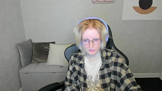 ElizabethHarpper online show from September 23, 2025, 1:12 am