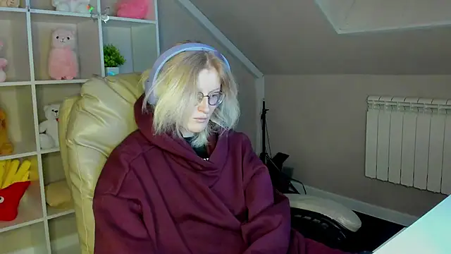 ElizabethHarpper online show from December 22, 2025, 12:55 am