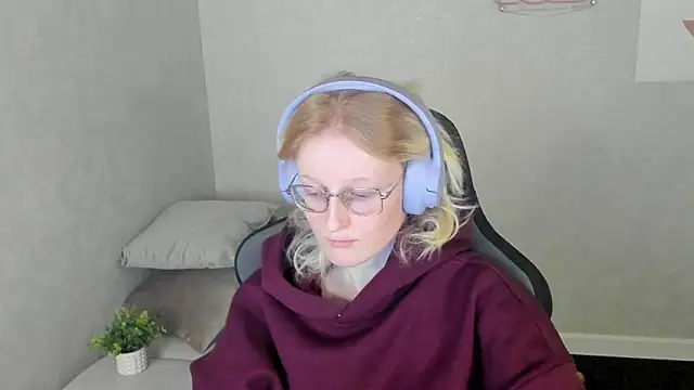 ElizabethHarpper online show from November 14, 2025, 1:09 am