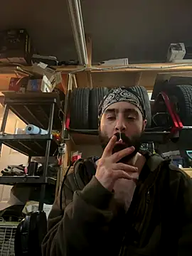 Snapshot of Faded-Solo chatting on November 13, 2025, 2:37 am Faded-Solo online show from November 13, 2025, 2:37 am