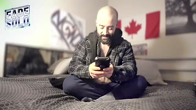 Snapshot of Faded-Solo chatting on November 18, 2025, 3:15 pm Faded-Solo online show from November 18, 2025, 3:15 pm