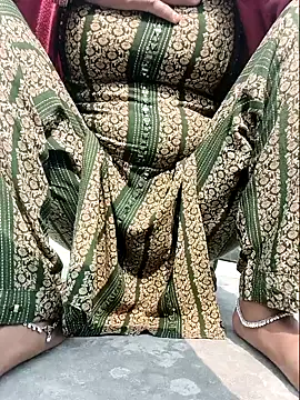 Hot purva online show from January 19, 2026, 6:39 am