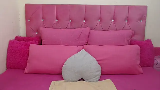 naughtiest baddy online show from October 30, 2025, 7:11 pm