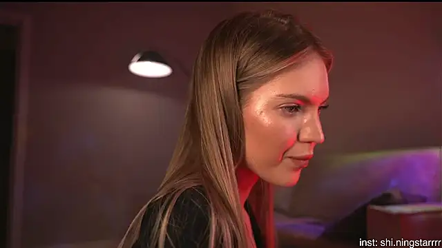 Snapshot of alittlestarrr chatting on March 5, 2025, 10:21 pm alittlestarrr online show from March 5, 2025, 10:21 pm