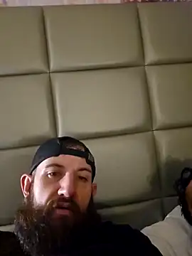 Snapshot of StruggleSnuggles chatting on January 5, 2025, 11:48 am StruggleSnuggles online show from January 5, 2025, 11:48 am