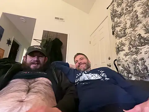 Snapshot of StruggleSnuggles chatting on January 2, 2025, 9:43 am StruggleSnuggles online show from January 2, 2025, 9:43 am