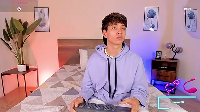 Snapshot of Brian-Ausslos chatting on December 4, 2025, 4:55 am Brian-Ausslos online show from December 4, 2025, 4:55 am