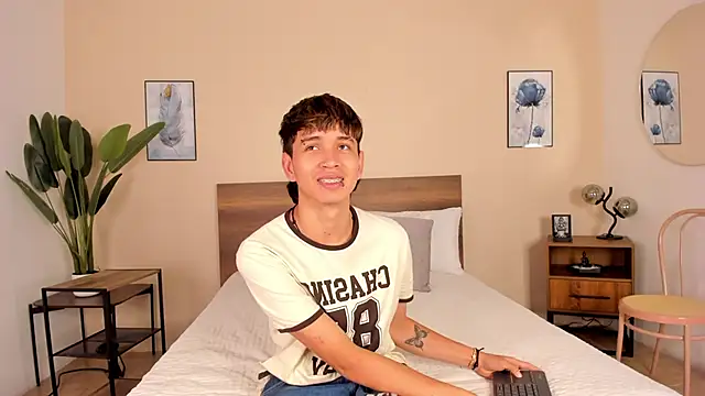 Snapshot of Brian-Ausslos chatting on November 22, 2025, 4:55 am Brian-Ausslos online show from November 22, 2025, 4:55 am