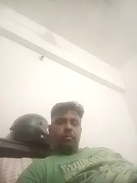 jemes21in online show from November 12, 2025, 6:45 pm