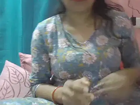 Snapshot of Hot-shanvi chatting on March 21, 2025, 12:40 am Hot-shanvi online show from March 21, 2025, 12:40 am