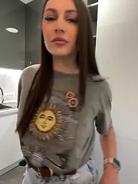 claraxjoyy online show from March 12, 2025, 4:51 am