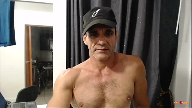 EdenAdonis online show from May 27, 2026, 2:52 am
