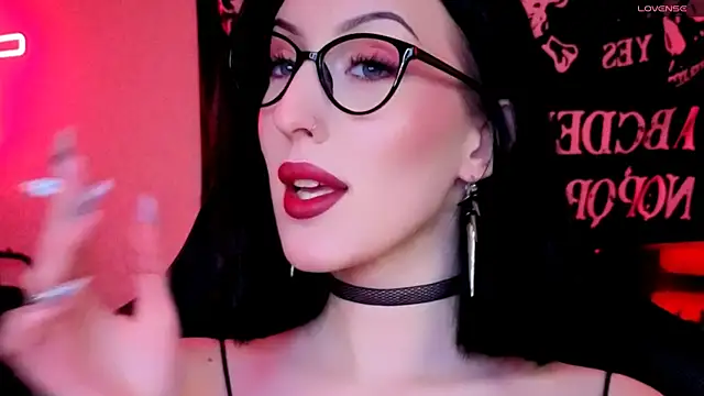 Miss Alice   online show from May 3, 2026, 11:52 pm