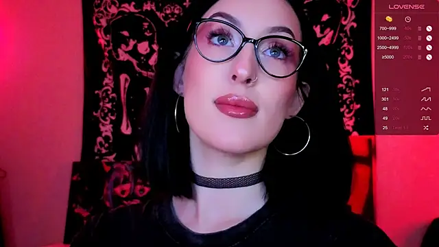 Miss Alice   online show from October 19, 2025, 12:35 am