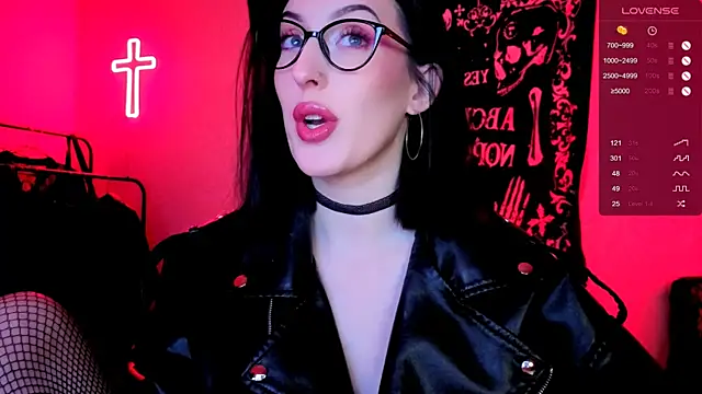 Snapshot of Miss_Alice__ chatting on October 5, 2025, 12:45 am Miss Alice online show from October 5, 2025, 12:45 am
