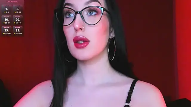 Snapshot of Miss_Alice__ chatting on February 28, 2025, 2:20 am Miss Alice online show from February 28, 2025, 2:20 am
